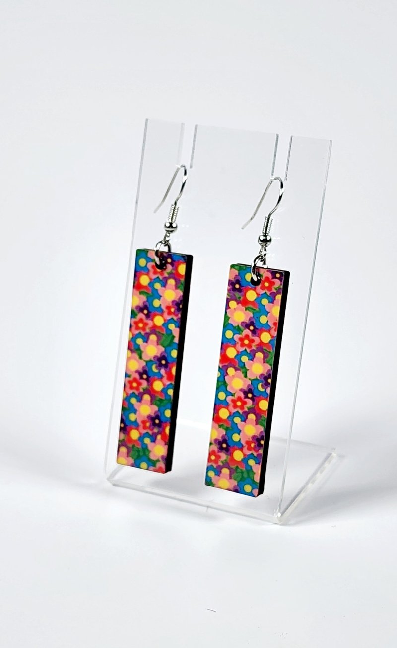 70s Flower Earrings, photo 1 of 4