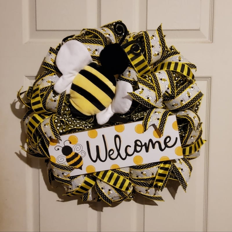 Bumblebee Welcome Wreath
